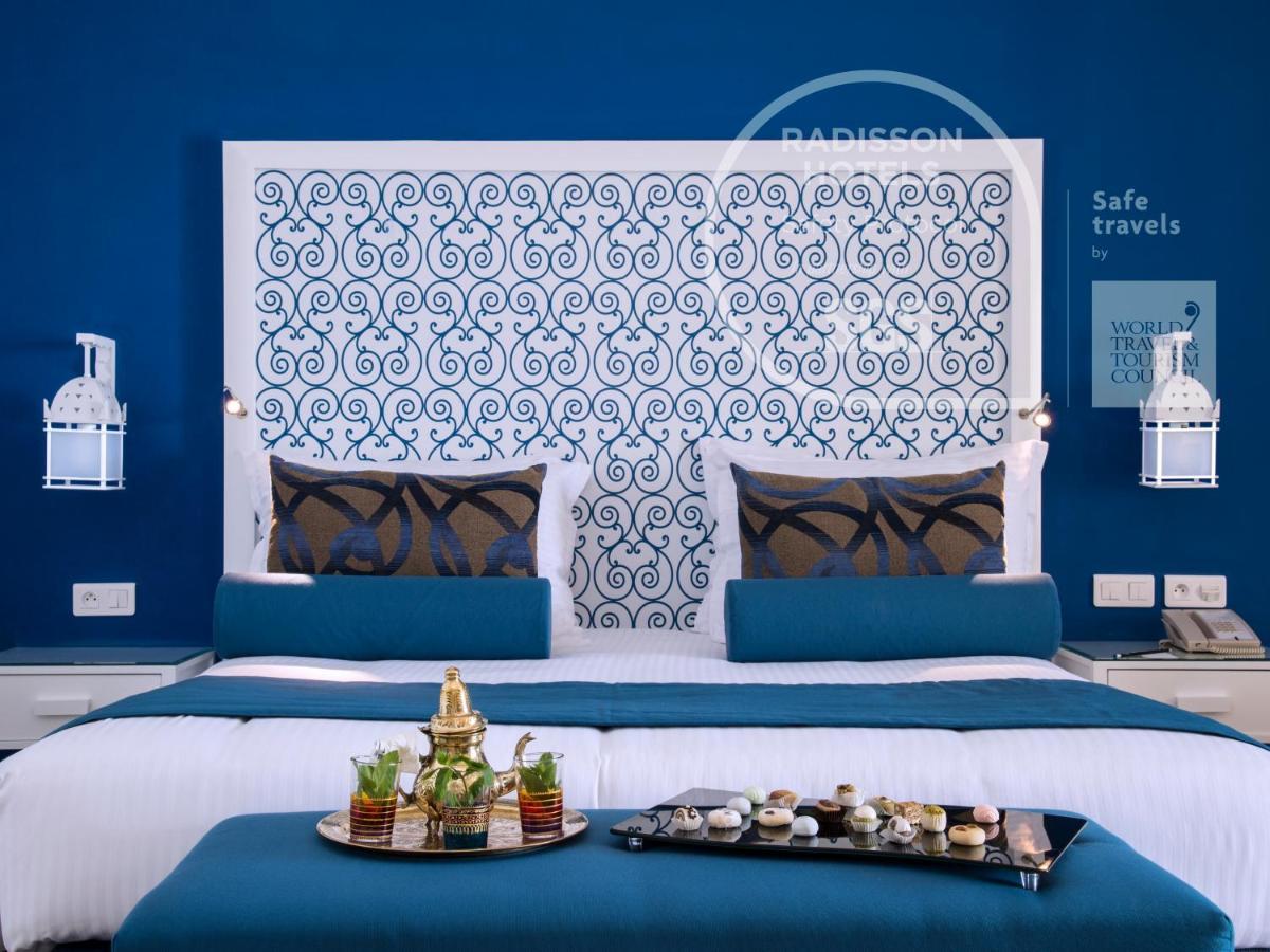 Radisson Blu Resort & Thalasso Hammamet Ngoại thất bức ảnh A bedroom at Radisson Blu Hotel, Marrakech