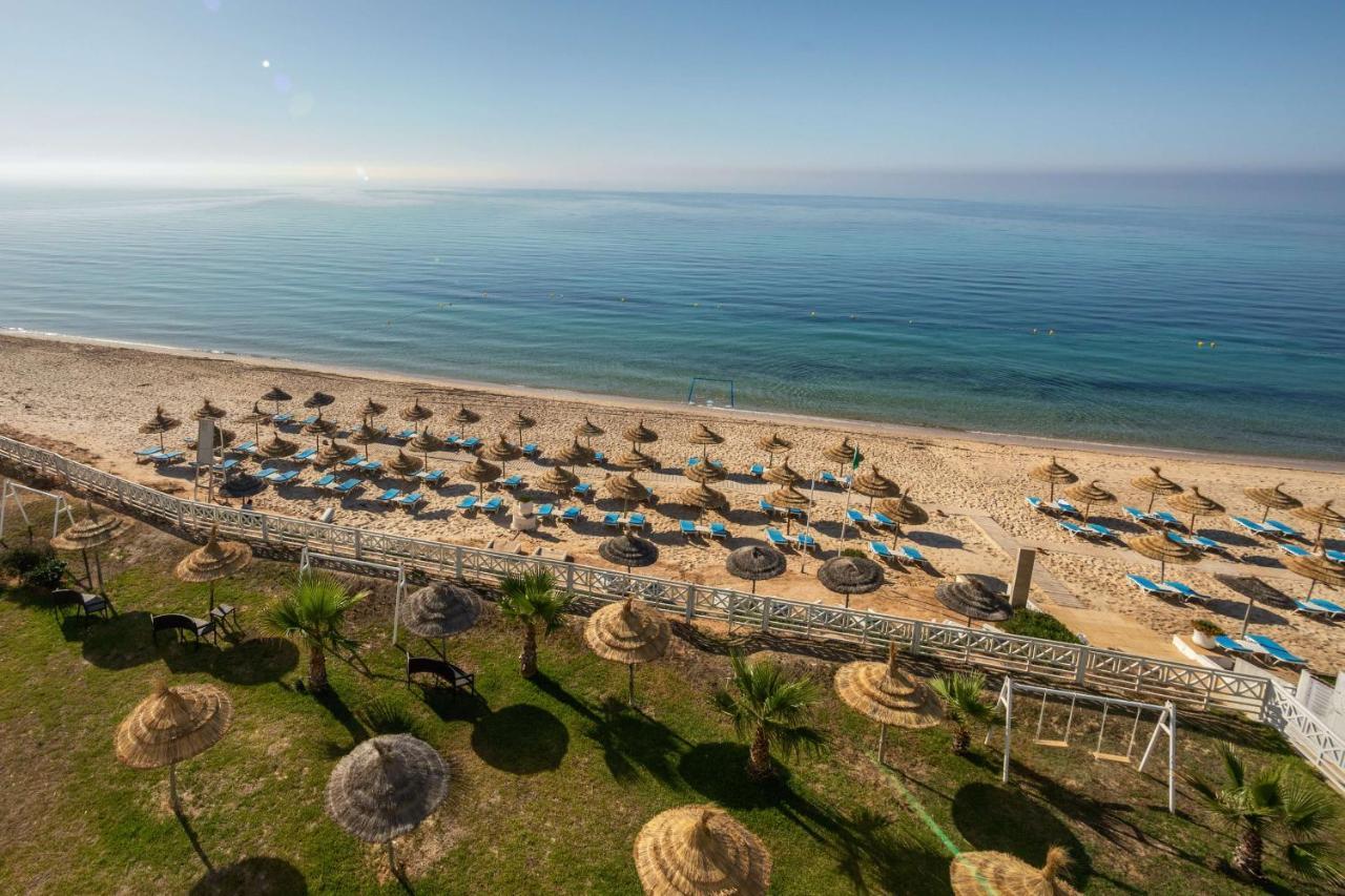 Radisson Blu Resort & Thalasso Hammamet Ngoại thất bức ảnh The beach of the resort