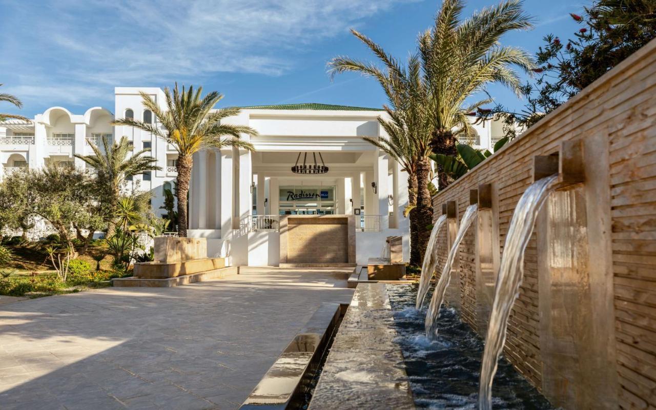 Radisson Blu Resort & Thalasso Hammamet Ngoại thất bức ảnh The resort's entrance