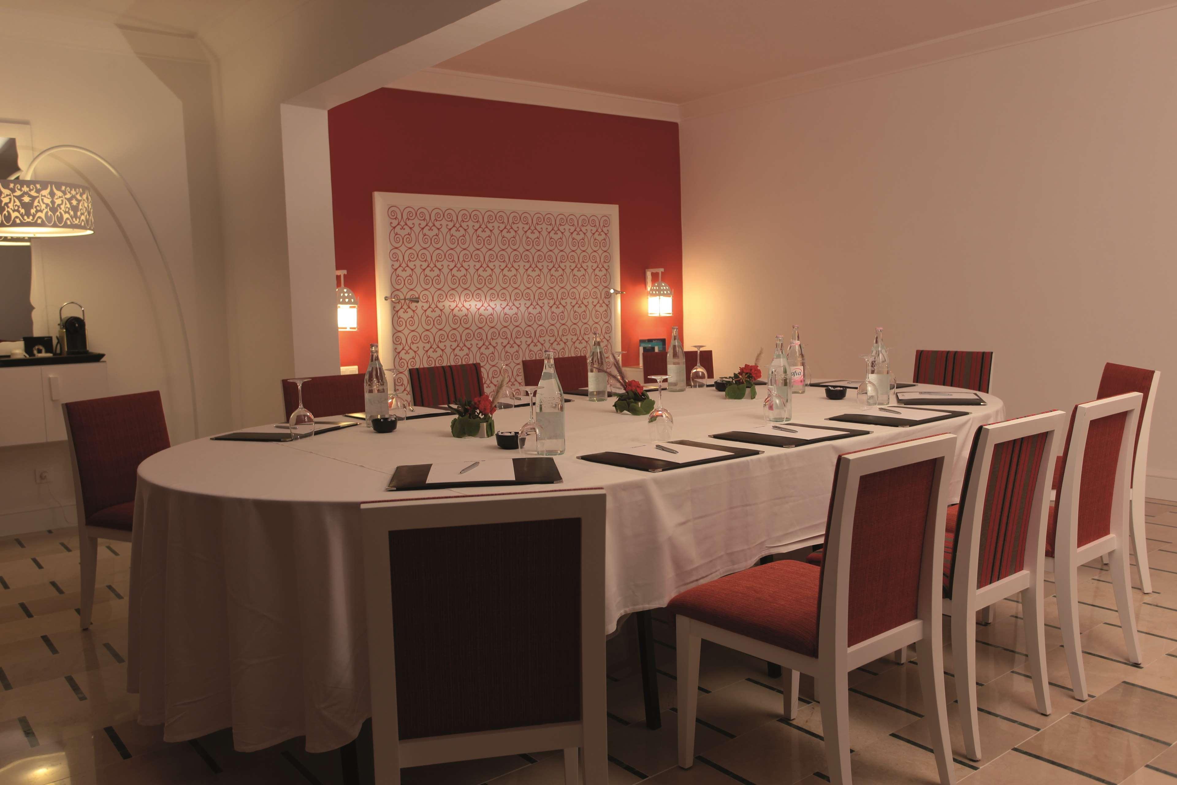 Radisson Blu Resort & Thalasso Hammamet Ngoại thất bức ảnh A restaurant in the hotel