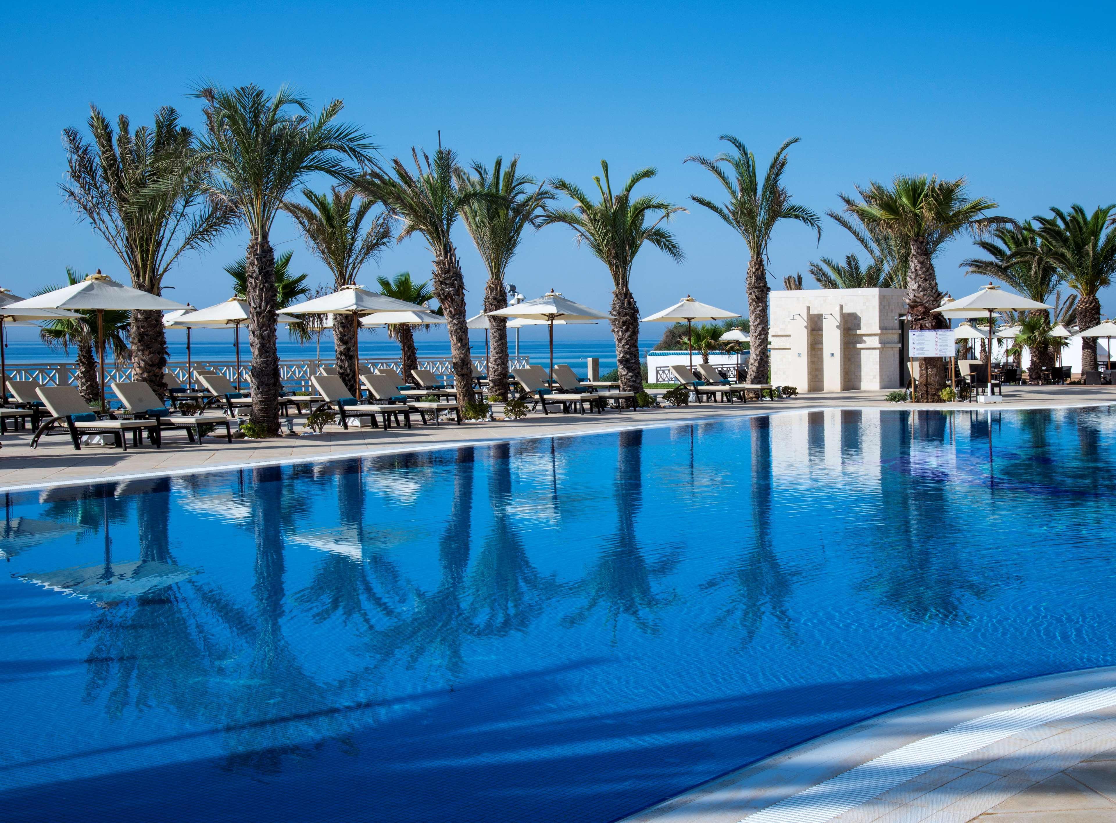 Radisson Blu Resort & Thalasso Hammamet Ngoại thất bức ảnh The pool at the Royal Mirage